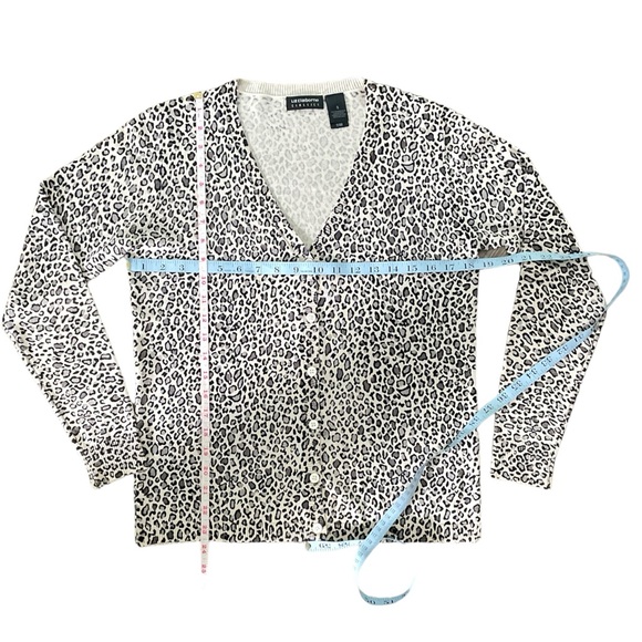 Liz Claiborne 100% Silk long sleeve cheetah pattern button V-Neck cardigan Sz: S - Picture 8 of 8